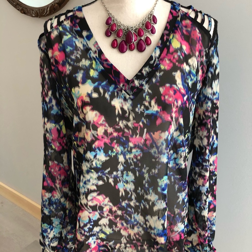 NEW! Black Edgy Caged Shoulder Whimseygoth Floral Top Size XL - Picture 2 of 12